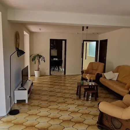 Chez Parrain Апартаменты Спримон