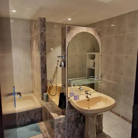 Апартаменты Chez Parrain *