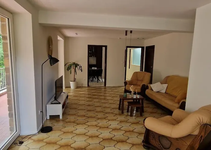 Chez Parrain Апартаменты Спримон